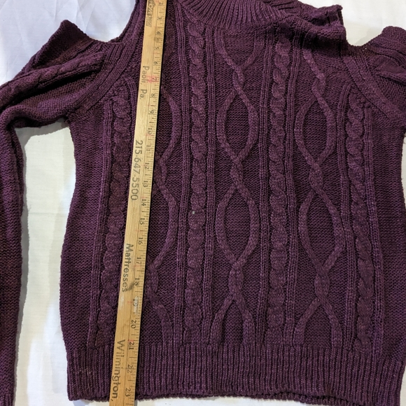 Ardene cold shoulder mock neck cable knit pullover sweater women's medium purple - Picture 4 of 4